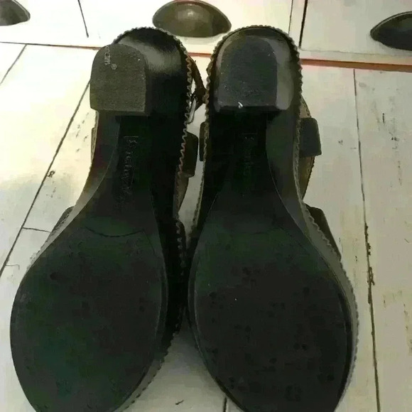 Naturalizer Leather Sandals - Picture 3 of 4